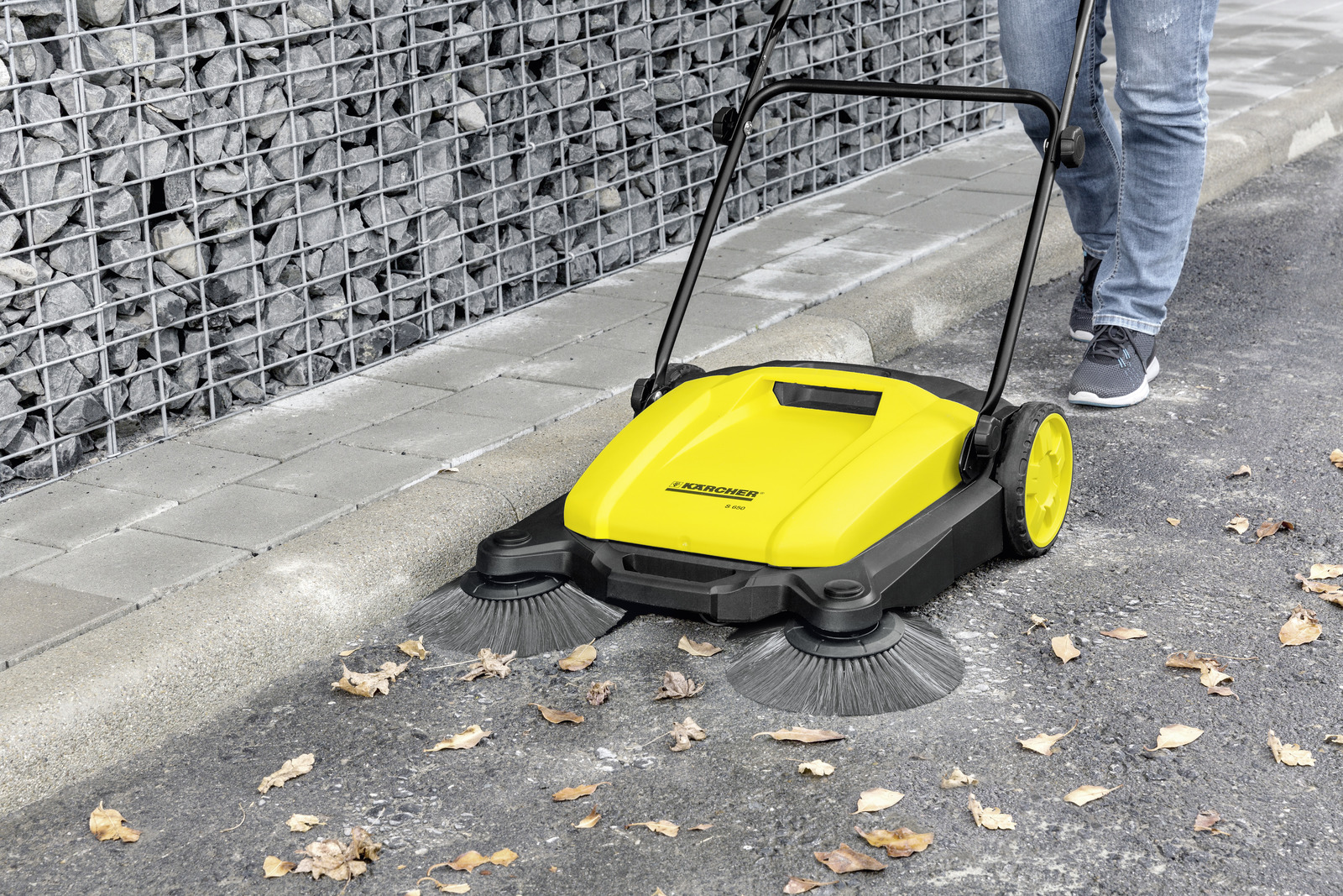 Side brush for wet conditions 2