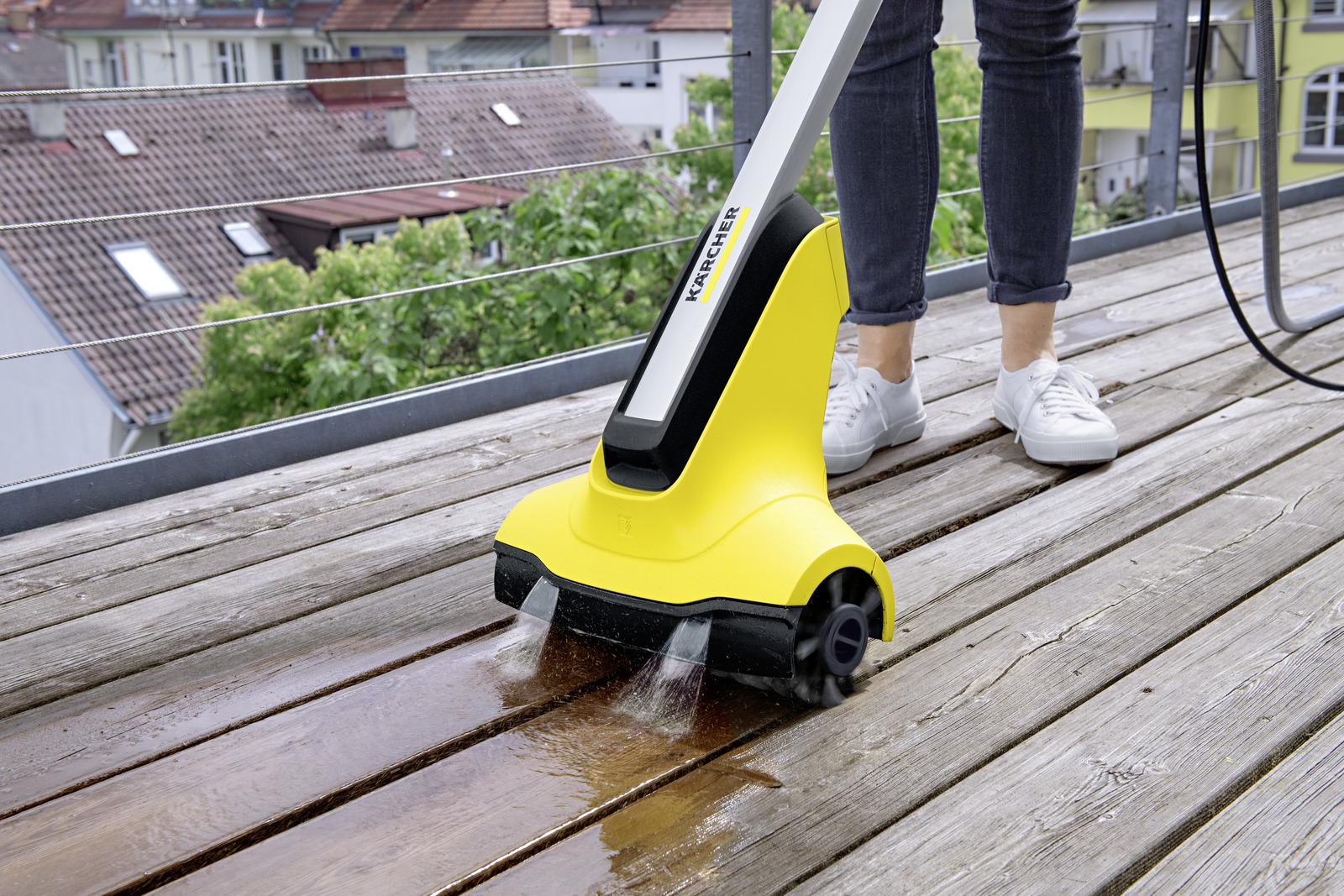 Roller brushes wooden surface 3