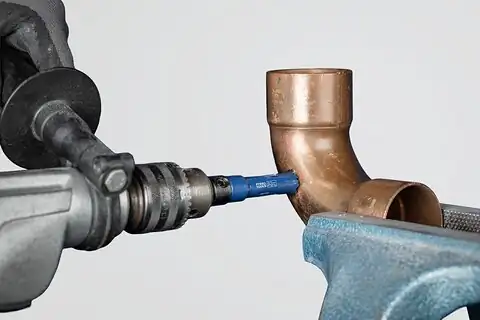 25900700 4